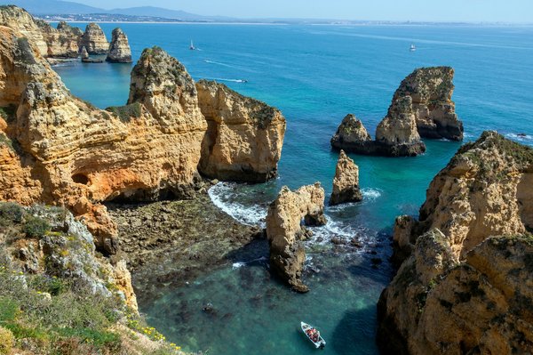 Quels sont les critères pour choisir une location de vacances en Algarve avec des cours de cuisine et des visites de marchés?